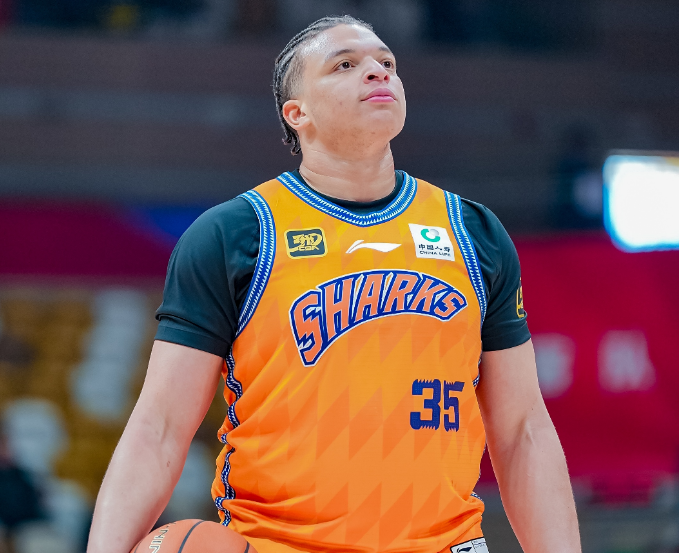 联赛第一!上海末节只丢8分大胜山西豪取9连胜 洛夫顿29+15